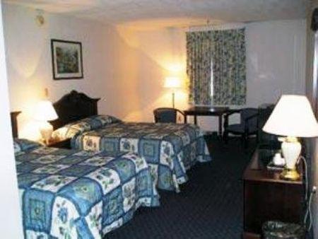 Rodeway Inn Amish Country Smoketown  Room photo